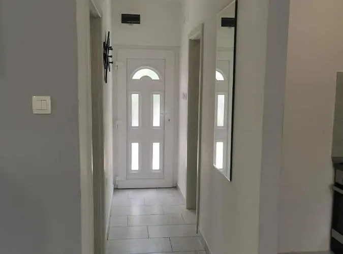 House 度假居 *